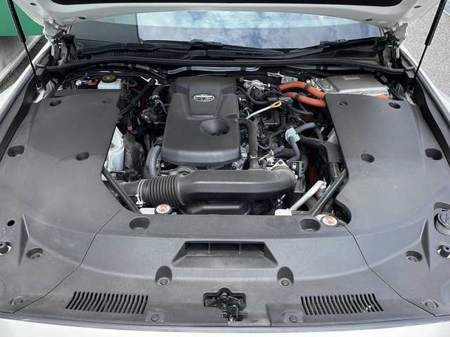 トヨタ クラウン ハイブリッド S エレガンススタイル 岐阜県 2019(令1)年 4.3万km ホワイトパールクリスタルシャイン 特別仕様車/ワンオーナー/純正SDナビ/・地デジ/・ブルーレイ、DVD再生/・USB接続可能/バックカメラ/合皮コンビシート/セーフティセンス/・レーダークルーズ/ブラインドスポットモニター/ドアバイザー/プッシュスタート/前席パワーシート（シートヒーター）/ETC