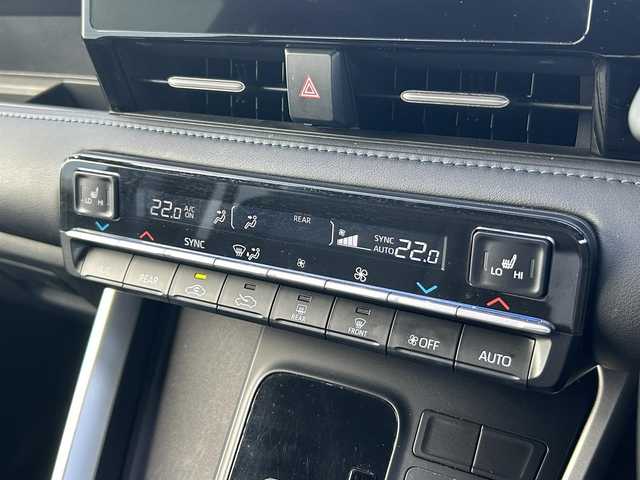 トヨタ ヴォクシー ハイブリッド S－Z 道南・函館 2023(令5)年 3.4万km アティチュードブラックマイカ ・純正ディスプレイオーディオ/・フルセグTV/・純正エンジンスターター/・バックカメラ/・純正フリップダウンモニター/・両側パワースライドドア/・ETC/・ハーフレザーシート/・前席シートヒーター/・プリクラッシュセーフティ/・レーンキープアシスト/・レーダークルーズコントロール/・クリアランスソナー/・オートマチックハイビーム/・ワンオーナー/・寒冷地仕様/・ワイパーデアイサー/・LEDヘッドライト/・オートライト/・スマートキー/・エンジンプッシュスタート