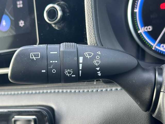 トヨタ ヴォクシー ハイブリッド S－Z 道南・函館 2023(令5)年 3.4万km アティチュードブラックマイカ ・純正ディスプレイオーディオ/・フルセグTV/・純正エンジンスターター/・バックカメラ/・純正フリップダウンモニター/・両側パワースライドドア/・ETC/・ハーフレザーシート/・前席シートヒーター/・プリクラッシュセーフティ/・レーンキープアシスト/・レーダークルーズコントロール/・クリアランスソナー/・オートマチックハイビーム/・ワンオーナー/・寒冷地仕様/・ワイパーデアイサー/・LEDヘッドライト/・オートライト/・スマートキー/・エンジンプッシュスタート