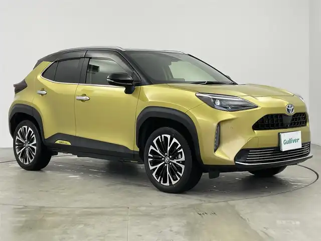 トヨタ ヤリスクロス ハイブリッド Z 愛知県 2021(令3)年 3.3万km ブラックマイカ/ブラスゴールドメタリック 2トーン ディスプレイオーディオ　/アラウンドビューモニター　/追従クルコン　/ビルトＥＴＣ　/シートヒーター　/ハーフレザー　/パワーシート　/ステアリングヒーター　/オートハイビーム　/USB/フルセグTV/スマートキー/ルーフレール　/保証書　/記録簿