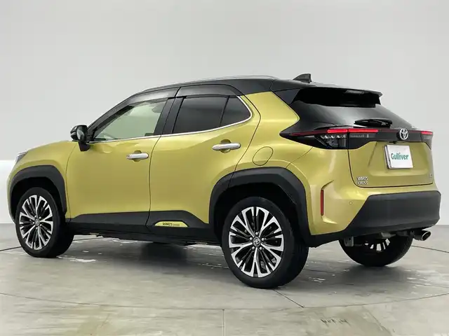 トヨタ ヤリスクロス ハイブリッド Z 愛知県 2021(令3)年 3.3万km ブラックマイカ/ブラスゴールドメタリック 2トーン ディスプレイオーディオ　/アラウンドビューモニター　/追従クルコン　/ビルトＥＴＣ　/シートヒーター　/ハーフレザー　/パワーシート　/ステアリングヒーター　/オートハイビーム　/USB/フルセグTV/スマートキー/ルーフレール　/保証書　/記録簿