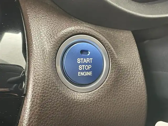 トヨタ ヤリスクロス ハイブリッド Z 愛知県 2021(令3)年 3.3万km ブラックマイカ/ブラスゴールドメタリック 2トーン ディスプレイオーディオ　/アラウンドビューモニター　/追従クルコン　/ビルトＥＴＣ　/シートヒーター　/ハーフレザー　/パワーシート　/ステアリングヒーター　/オートハイビーム　/USB/フルセグTV/スマートキー/ルーフレール　/保証書　/記録簿