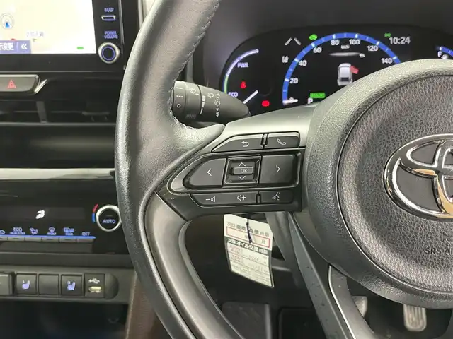 トヨタ ヤリスクロス ハイブリッド Z 愛知県 2021(令3)年 3.3万km ブラックマイカ/ブラスゴールドメタリック 2トーン ディスプレイオーディオ　/アラウンドビューモニター　/追従クルコン　/ビルトＥＴＣ　/シートヒーター　/ハーフレザー　/パワーシート　/ステアリングヒーター　/オートハイビーム　/USB/フルセグTV/スマートキー/ルーフレール　/保証書　/記録簿