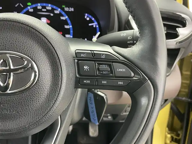 トヨタ ヤリスクロス ハイブリッド Z 愛知県 2021(令3)年 3.3万km ブラックマイカ/ブラスゴールドメタリック 2トーン ディスプレイオーディオ　/アラウンドビューモニター　/追従クルコン　/ビルトＥＴＣ　/シートヒーター　/ハーフレザー　/パワーシート　/ステアリングヒーター　/オートハイビーム　/USB/フルセグTV/スマートキー/ルーフレール　/保証書　/記録簿