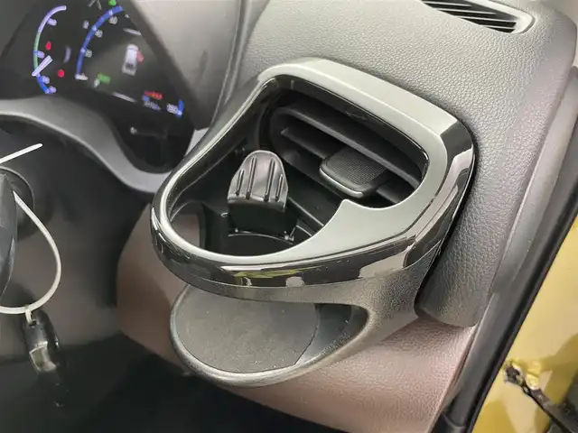 トヨタ ヤリスクロス ハイブリッド Z 愛知県 2021(令3)年 3.3万km ブラックマイカ/ブラスゴールドメタリック 2トーン ディスプレイオーディオ　/アラウンドビューモニター　/追従クルコン　/ビルトＥＴＣ　/シートヒーター　/ハーフレザー　/パワーシート　/ステアリングヒーター　/オートハイビーム　/USB/フルセグTV/スマートキー/ルーフレール　/保証書　/記録簿