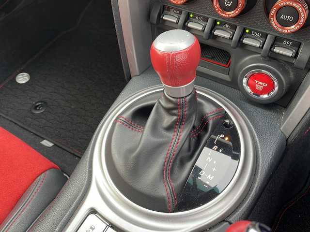 トヨタ ８６ GT リミテッド 岩手県 2014(平26)年 4.9万km オレンジメタリック 純正ナビ(CD/SD/ラジオ/AUX/Bluetooth)/ワンセグテレビ/TRDフルエアロ/ハーフレザーシート/前席シートヒーター/パドルシフト/ETC/横滑り防止機能/HIDヘッドライト/オートライト/フォグランプ/電動格納ミラー