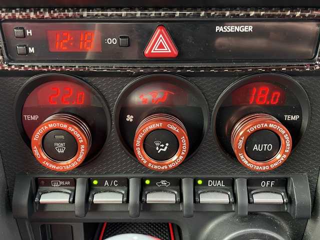 トヨタ ８６ GT リミテッド 岩手県 2014(平26)年 4.9万km オレンジメタリック 純正ナビ(CD/SD/ラジオ/AUX/Bluetooth)/ワンセグテレビ/TRDフルエアロ/ハーフレザーシート/前席シートヒーター/パドルシフト/ETC/横滑り防止機能/HIDヘッドライト/オートライト/フォグランプ/電動格納ミラー