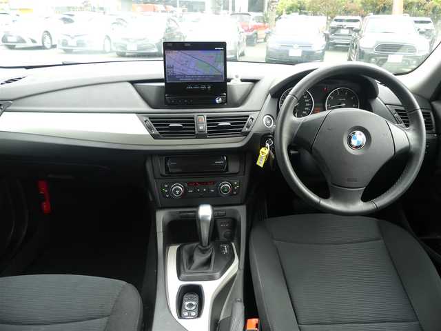 ＢＭＷ Ｘ１ 千葉県 2012(平24)年 4.4万km アルピンホワイトⅢ 社外HDDナビ/地デジTV/【DVD/CD再生機能　Bluetooth接続】/バックカメラ/ETC/HID/純正17インチアルミホイル/サイド/カーテンエアバッグ/キーレス