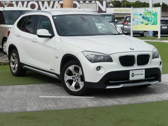 ＢＭＷ Ｘ１ 千葉県 2012(平24)年 4.4万km アルピンホワイトⅢ 社外HDDナビ/地デジTV/【DVD/CD再生機能　Bluetooth接続】/バックカメラ/ETC/HID/純正17インチアルミホイル/サイド/カーテンエアバッグ/キーレス