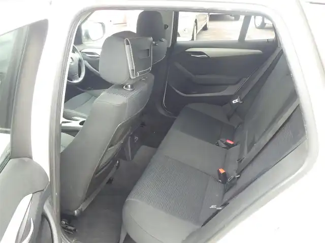 ＢＭＷ Ｘ１ 千葉県 2012(平24)年 4.4万km アルピンホワイトⅢ 社外HDDナビ/地デジTV/【DVD/CD再生機能　Bluetooth接続】/バックカメラ/ETC/HID/純正17インチアルミホイル/サイド/カーテンエアバッグ/キーレス