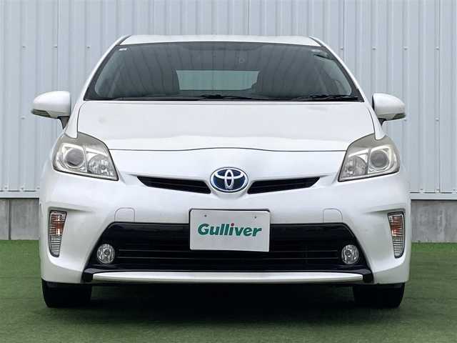 トヨタ プリウス S 香川県 2014(平26)年 10.4万km ホワイトパールクリスタルシャイン 登録時走行距離：103720km/アルパイン9型ナビ/　CD DVD BT フルセグTV/バックカメラ/ETC/ドライブレコーダー/ロクサーニスポーツ17インチアルミ/HIDヘッドライト/オートライト/フォグランプ/PWオールオート/ドアバイザー/フロアマット/ステアリングスイッチ/プッシュスタート/スマートキー/スペアキー