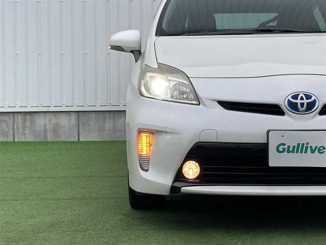 トヨタ プリウス S 香川県 2014(平26)年 10.4万km ホワイトパールクリスタルシャイン 登録時走行距離：103720km/アルパイン9型ナビ/　CD DVD BT フルセグTV/バックカメラ/ETC/ドライブレコーダー/ロクサーニスポーツ17インチアルミ/HIDヘッドライト/オートライト/フォグランプ/PWオールオート/ドアバイザー/フロアマット/ステアリングスイッチ/プッシュスタート/スマートキー/スペアキー