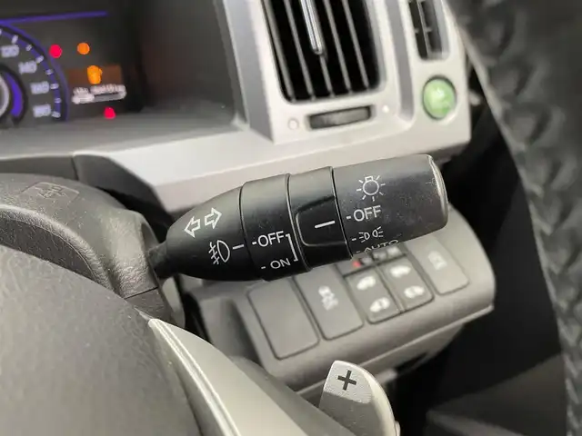 ホンダ ステップワゴン スパーダ Z 宮城県 2013(平25)年 6.5万km プレミアムスパークルブラックパール 純正ナビ/（VXM-135VFNi)/ETC/バックカメラ/両側パワースライドドア/フルセグTV/オートライト/純正フロアマット/パドルシフト/社外15インチアルミホイール