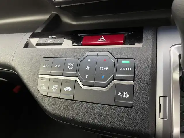 ホンダ ステップワゴン スパーダ Z 宮城県 2013(平25)年 6.5万km プレミアムスパークルブラックパール 純正ナビ/（VXM-135VFNi)/ETC/バックカメラ/両側パワースライドドア/フルセグTV/オートライト/純正フロアマット/パドルシフト/社外15インチアルミホイール