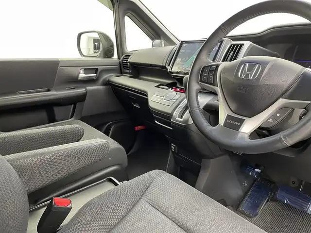 ホンダ ステップワゴン スパーダ Z 宮城県 2013(平25)年 6.5万km プレミアムスパークルブラックパール 純正ナビ/（VXM-135VFNi)/ETC/バックカメラ/両側パワースライドドア/フルセグTV/オートライト/純正フロアマット/パドルシフト/社外15インチアルミホイール