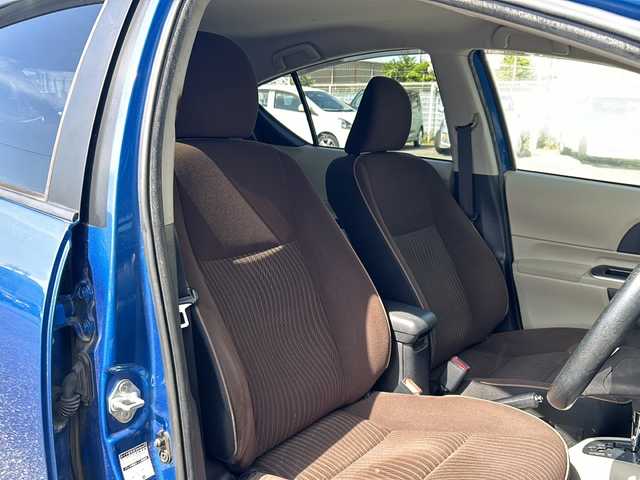 トヨタ アクア G 愛知県 2014(平26)年 11.4万km コバルトブルーメタリック 登録時走行距離113696km/社外7インチメモリナビ/(Bluetooth/フルセグTV/DVD/HDMI)/バックカメラ/ドラレコ前/ETC/ヘッドランプレベライザー/電格ミラー/革巻きステアリング/肘置き/純正フロアマット/社外ドアバイザー/リモコンキー/取説/保証書