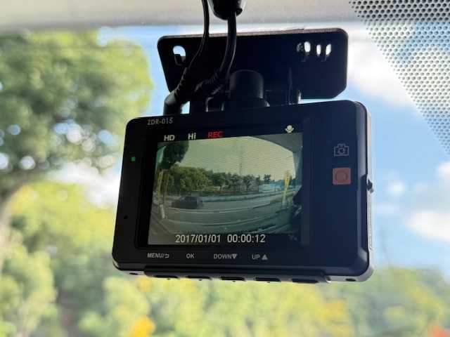 トヨタ ノア X 大阪府 2021(令3)年 5万km ボルドーマイカメタリック /社外ナビ（AVIC－RZ811）/・フルTV/BT/SD/CD/DVD//社外フリップダウンモニター【アルパイン】//バックカメラ//USB充電//ステアリングスイッチ//クルーズコントロール//アイドリングストップ//オートハイビーム//衝突軽減ブレーキ//レーンキープアシスト//片側パワースライドドア//ビルトインETC//プッシュスタート//スマートキー//前後ドラレコ【ZDR-015】