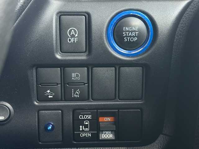 トヨタ ノア X 大阪府 2021(令3)年 5万km ボルドーマイカメタリック /社外ナビ（AVIC－RZ811）/・フルTV/BT/SD/CD/DVD//社外フリップダウンモニター【アルパイン】//バックカメラ//USB充電//ステアリングスイッチ//クルーズコントロール//アイドリングストップ//オートハイビーム//衝突軽減ブレーキ//レーンキープアシスト//片側パワースライドドア//ビルトインETC//プッシュスタート//スマートキー//前後ドラレコ【ZDR-015】