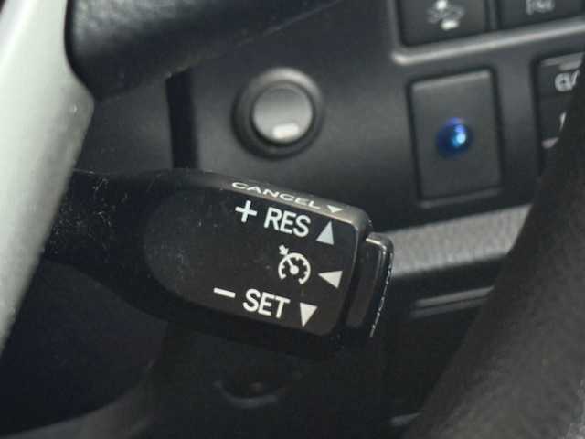 トヨタ ノア X 大阪府 2021(令3)年 5万km ボルドーマイカメタリック /社外ナビ（AVIC－RZ811）/・フルTV/BT/SD/CD/DVD//社外フリップダウンモニター【アルパイン】//バックカメラ//USB充電//ステアリングスイッチ//クルーズコントロール//アイドリングストップ//オートハイビーム//衝突軽減ブレーキ//レーンキープアシスト//片側パワースライドドア//ビルトインETC//プッシュスタート//スマートキー//前後ドラレコ【ZDR-015】