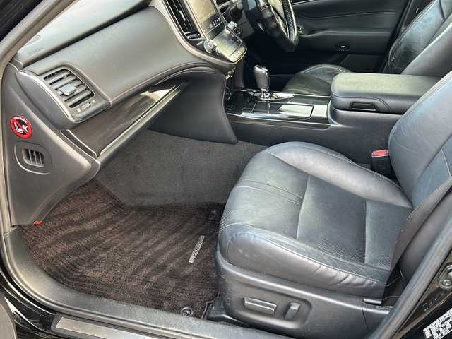 トヨタ クラウン ハイブリッド アスリートS 石川県 2014(平26)年 13.1万km ブラック クリアランスソナー/純正HDDナビ/【フルセグTV・Bluetooth・CD・DVD】/バックカメラ/USB入力端子/エンジンプッシュスタート/・スマートキー/キセノンヘッドライト/・オートライト/・フォグランプ/ビルトインETC/前席シートヒーター/前席パワーシート/社外AWスタッドレスタイヤ車載/保証書/取扱説明書