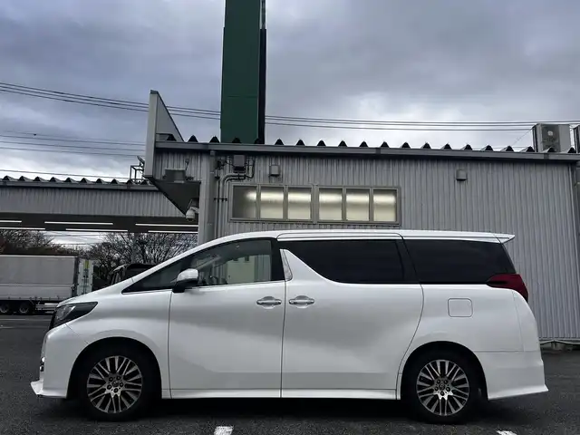 トヨタ アルファード SA Cパッケージ 静岡県 2017(平29)年 15.2万km ホワイトパールクリスタルシャイン ~JBLサウンド~/ユーザー買取車両/純正メーカーOPナビ/　【CD/DVD/BT/地デジフルセグTV】/純正18インチAW/純正LEDヘッドライト/純正フリップダウンモニター/黒本革シート/シートヒーター/Wサンルーフ/全方位カメラ/レーダークルーズコントロール/プリクラッシュセーフティシステム/ビルトインETC2.0/ウッドコンビステアリング/両側パワースライドドア/パワーバックドア/ステアリングヒーター/2列目オットマン/電動パーキングブレーキ/オートホールド/新車時保証書/取扱説明書/スペアキー×1