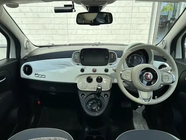 フィアット ５００ ツインエア ラウンジ 埼玉県 2020(令2)年 2.7万km 白 純正ディスプレイオーディオ/（BT/AM/FM)/純正16インチAW/ガラスルーフ/beatsオーディオ/純正ドライブレコーダー前後/純正ETC/後方コーナーセンサー/スペアキー１本/フォグライト/ASR/MT付シフト/ステアリングリモコン/パワーウインドウ/パワーステアリング/車両説明書/保証書