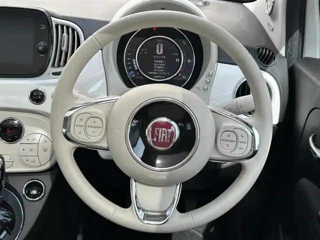 フィアット ５００ ツインエア ラウンジ 埼玉県 2020(令2)年 2.7万km 白 純正ディスプレイオーディオ/（BT/AM/FM)/純正16インチAW/ガラスルーフ/beatsオーディオ/純正ドライブレコーダー前後/純正ETC/後方コーナーセンサー/スペアキー１本/フォグライト/ASR/MT付シフト/ステアリングリモコン/パワーウインドウ/パワーステアリング/車両説明書/保証書