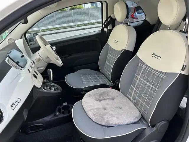 フィアット ５００ ツインエア ラウンジ 埼玉県 2020(令2)年 2.7万km 白 純正ディスプレイオーディオ/（BT/AM/FM)/純正16インチAW/ガラスルーフ/beatsオーディオ/純正ドライブレコーダー前後/純正ETC/後方コーナーセンサー/スペアキー１本/フォグライト/ASR/MT付シフト/ステアリングリモコン/パワーウインドウ/パワーステアリング/車両説明書/保証書