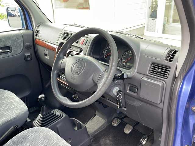 ホンダ バモス L 青森県 2005(平17)年 11万km パープリッシュブルーメタリック 4WD/5速マニュアル車/純正CD/MD/キーレス/純正フロアマット/リアスポイラー