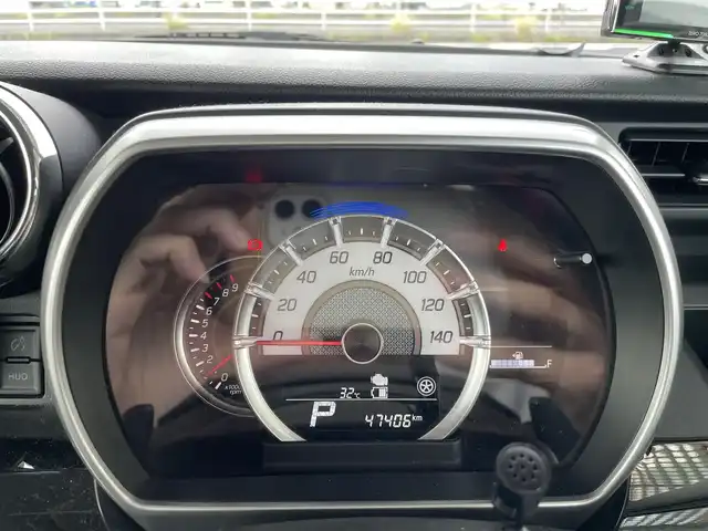 スズキ スペーシア カスタム HYBRID XS ターボ 三重県 2021(令3)年 4.8万km ピュアホワイトパール/ブラック2トーン 登録時47406km/ワンオーナー/ハーフレザーシート/4WD/禁煙車/純正ナビ/（AM/FM/TV/Bluetooth）/フルセグTV/アラウンドビューモニター/レーダークルーズコントロール/ドライブレコーダー/ステアリングスイッチ/パドルシフト/両側パワースライドドア/シートヒーター/社外レーダー/衝突軽減システム/車線逸脱防止機能/コーナーセンサー/HUD/アイドリングストップ/純正フロアマット/純正AW/プッシュスタート/スペアキー