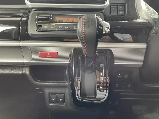 スズキ スペーシア カスタム HYBRID XS ターボ 三重県 2021(令3)年 4.8万km ピュアホワイトパール/ブラック2トーン 登録時47406km/ワンオーナー/ハーフレザーシート/4WD/禁煙車/純正ナビ/（AM/FM/TV/Bluetooth）/フルセグTV/アラウンドビューモニター/レーダークルーズコントロール/ドライブレコーダー/ステアリングスイッチ/パドルシフト/両側パワースライドドア/シートヒーター/社外レーダー/衝突軽減システム/車線逸脱防止機能/コーナーセンサー/HUD/アイドリングストップ/純正フロアマット/純正AW/プッシュスタート/スペアキー