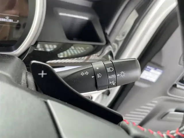 スズキ スペーシア カスタム HYBRID XS ターボ 三重県 2021(令3)年 4.8万km ピュアホワイトパール/ブラック2トーン 登録時47406km/ワンオーナー/ハーフレザーシート/4WD/禁煙車/純正ナビ/（AM/FM/TV/Bluetooth）/フルセグTV/アラウンドビューモニター/レーダークルーズコントロール/ドライブレコーダー/ステアリングスイッチ/パドルシフト/両側パワースライドドア/シートヒーター/社外レーダー/衝突軽減システム/車線逸脱防止機能/コーナーセンサー/HUD/アイドリングストップ/純正フロアマット/純正AW/プッシュスタート/スペアキー