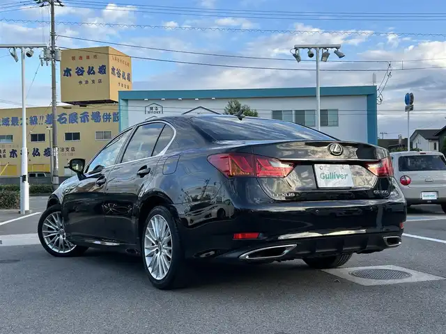 レクサス ＧＳ 350 バージョンL 愛媛県 2013(平25)年 5.7万km スターライトブラックガラスフレーク 登録時走行距離：57007km/メーカーOP純正ナビ/ビルトインETC/バックカメラ/クルコン/パドルシフト/パーキングアシスト/衝突軽減システム/盗難防止装置/横滑り防止装置/サンルーフ/D+Nシートヒーター/D+Nパワーシート/オートライト/オートハイビーム/エンジンスタートボタン/スマートキー/純正フロアマット