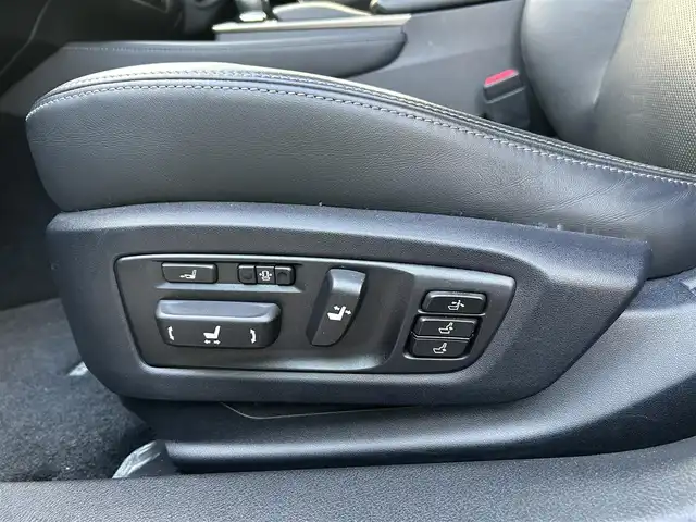 レクサス ＧＳ 350 バージョンL 愛媛県 2013(平25)年 5.7万km スターライトブラックガラスフレーク 登録時走行距離：57007km/メーカーOP純正ナビ/ビルトインETC/バックカメラ/クルコン/パドルシフト/パーキングアシスト/衝突軽減システム/盗難防止装置/横滑り防止装置/サンルーフ/D+Nシートヒーター/D+Nパワーシート/オートライト/オートハイビーム/エンジンスタートボタン/スマートキー/純正フロアマット