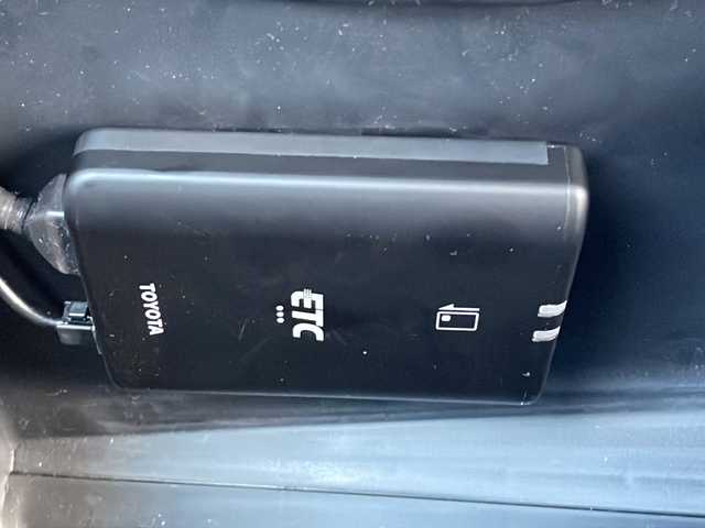 トヨタ ハイラックス Z 山口県 2023(令5)年 2.2万km アティチュードブラックマイカ ワンオーナー/4WD/ディーゼル/純正メーカーナビ/・AM/FM/Bluetooth/パノラミックビューモニター/ドライブレコーダー/ETC/トヨタセーフティセンス/・プリクラッシュセーフティ/・レーンディパーチャーアラート/・レーダークルーズコントロール/・ロードサインアシスト/・先行車発進告知機能/・ドライブスタートコントロール/クリアランスソナー/バックソナー/ダウンヒルアシスト/スマートキー/スペアキー/トノカバー/純正LEDヘッドライト/純正17インチAW