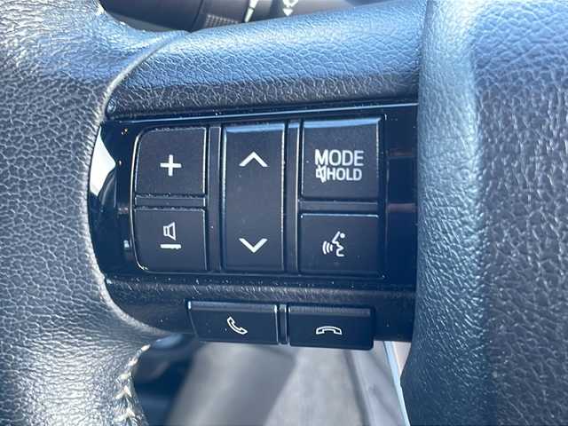 トヨタ ハイラックス Z 山口県 2023(令5)年 2.2万km アティチュードブラックマイカ ワンオーナー/4WD/ディーゼル/純正メーカーナビ/・AM/FM/Bluetooth/パノラミックビューモニター/ドライブレコーダー/ETC/トヨタセーフティセンス/・プリクラッシュセーフティ/・レーンディパーチャーアラート/・レーダークルーズコントロール/・ロードサインアシスト/・先行車発進告知機能/・ドライブスタートコントロール/クリアランスソナー/バックソナー/ダウンヒルアシスト/スマートキー/スペアキー/トノカバー/純正LEDヘッドライト/純正17インチAW