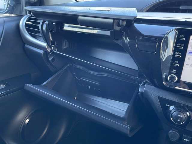 トヨタ ハイラックス Z 山口県 2023(令5)年 2.2万km アティチュードブラックマイカ ワンオーナー/4WD/ディーゼル/純正メーカーナビ/・AM/FM/Bluetooth/パノラミックビューモニター/ドライブレコーダー/ETC/トヨタセーフティセンス/・プリクラッシュセーフティ/・レーンディパーチャーアラート/・レーダークルーズコントロール/・ロードサインアシスト/・先行車発進告知機能/・ドライブスタートコントロール/クリアランスソナー/バックソナー/ダウンヒルアシスト/スマートキー/スペアキー/トノカバー/純正LEDヘッドライト/純正17インチAW