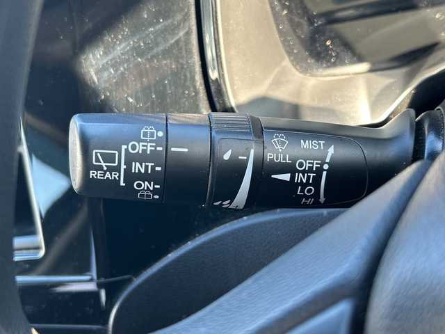 ホンダ シャトル G ホンダセンシング 鹿児島県 2019(平31)年 4.7万km プラチナホワイトパール クルーズコントロール/レーンキープアシスト/CD再生/パワーステアリング/保証書/取扱説明書/記録簿/アイドリングストップ/スペアキー/ミュージックプレイヤー接続/フルフラットシート/純正フロアマット/横滑り防止装置/衝突被害軽減システム