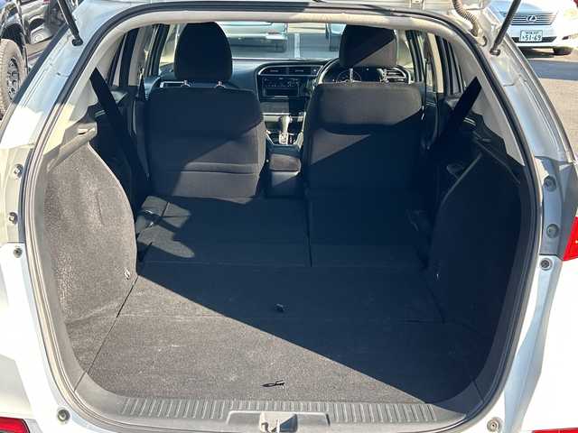 ホンダ シャトル G ホンダセンシング 鹿児島県 2019(平31)年 4.7万km プラチナホワイトパール クルーズコントロール/レーンキープアシスト/CD再生/パワーステアリング/保証書/取扱説明書/記録簿/アイドリングストップ/スペアキー/ミュージックプレイヤー接続/フルフラットシート/純正フロアマット/横滑り防止装置/衝突被害軽減システム