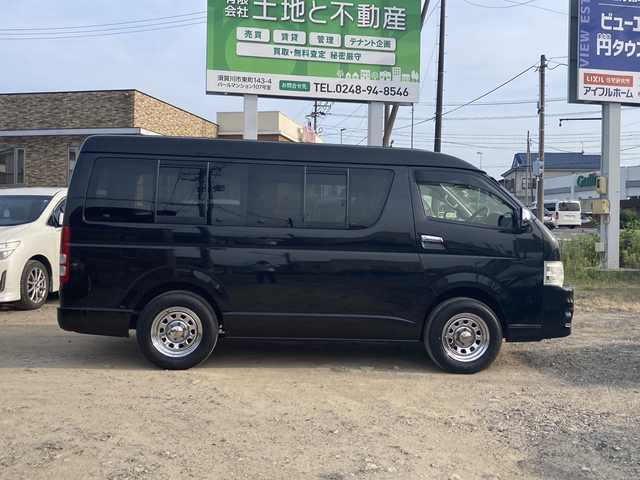 トヨタ ハイエース GL 岩手県 2013(平25)年 8.2万km ブラックマイカ ワンオーナー/4WD/社外SDナビ/・CN-5300WD/CD、DVD、BT、MSV、フルセグTV/社外フリップダウンモニター/ベットキットシート/バックカメラ/ETC/革調シートカバー/ウッドコンビハンドル/リモコンキー/フロアマット/片側パワースライドドア/オートライト/キセノンライト/フォグランプ/保証書/取扱説明書