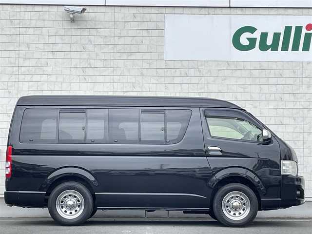 トヨタ ハイエース GL 岩手県 2013(平25)年 8.2万km ブラックマイカ ワンオーナー/4WD/社外SDナビ/・CN-5300WD/CD、DVD、BT、MSV、フルセグTV/社外フリップダウンモニター/ベットキットシート/バックカメラ/ETC/革調シートカバー/ウッドコンビハンドル/リモコンキー/フロアマット/片側パワースライドドア/オートライト/キセノンライト/フォグランプ/保証書/取扱説明書