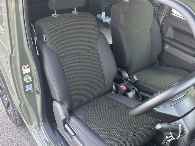 スズキ ジムニー XL 鳥取県 2021(令3)年 4.6万km ジャングルグリーン サマータイヤ４本/CD/ドアバイザー/プッシュスタート/ETC/ABS/横滑り防止装置/ダウンヒルアシスト機能/オートライト/衝突軽減装置/背面タイヤ/社外１６インチアルミ/ハロゲンヘッドライト