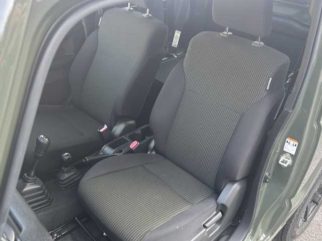 スズキ ジムニー XL 鳥取県 2021(令3)年 4.6万km ジャングルグリーン サマータイヤ４本/CD/ドアバイザー/プッシュスタート/ETC/ABS/横滑り防止装置/ダウンヒルアシスト機能/オートライト/衝突軽減装置/背面タイヤ/社外１６インチアルミ/ハロゲンヘッドライト