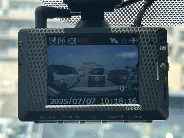 トヨタ ヴォクシー S－Z 兵庫県 2022(令4)年 4.4万km ホワイトパールクリスタルシャイン 純正ディスプレイオーディオ/バックカメラ/ETC2.0/前後ドライブレコーダー/前席シートヒーター/両側パワースライドドア/LEDオートライト/電動パーキングブレーキ/ライトレベライザー/オートホールド