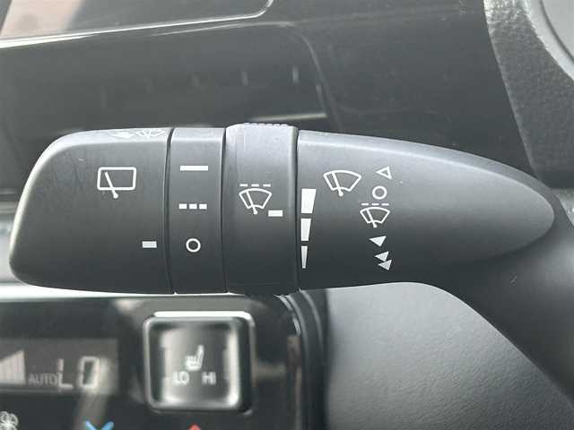 トヨタ ヴォクシー S－Z 兵庫県 2022(令4)年 4.4万km ホワイトパールクリスタルシャイン 純正ディスプレイオーディオ/バックカメラ/ETC2.0/前後ドライブレコーダー/前席シートヒーター/両側パワースライドドア/LEDオートライト/電動パーキングブレーキ/ライトレベライザー/オートホールド