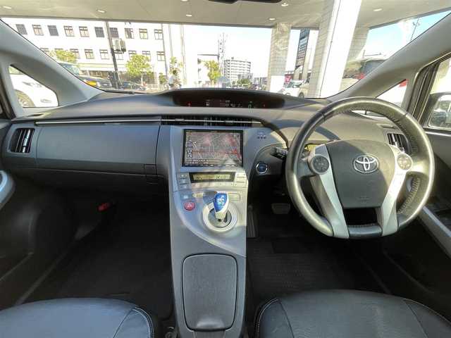 トヨタ プリウス G ツーリングセレ レザーパック 岡山県 2012(平24)年 11.1万km ブラック 登録時走行距離111083km/社外SDナビ/(AM/FM/DISC/BT/TV)/バックカメラ/ビルトインETC/シートヒーター/パワーシート/クルーズコントロール/スマートキー/プッシュスタート/電動格納ミラー/純正17インチアルミホイール/パワーステアリング/パワーウィンドウ