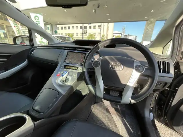 トヨタ プリウス G ツーリングセレ レザーパック 岡山県 2012(平24)年 11.1万km ブラック 登録時走行距離111083km/社外SDナビ/(AM/FM/DISC/BT/TV)/バックカメラ/ビルトインETC/シートヒーター/パワーシート/クルーズコントロール/スマートキー/プッシュスタート/電動格納ミラー/純正17インチアルミホイール/パワーステアリング/パワーウィンドウ