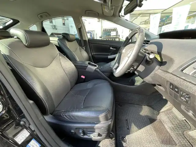 トヨタ プリウス G ツーリングセレ レザーパック 岡山県 2012(平24)年 11.1万km ブラック 登録時走行距離111083km/社外SDナビ/(AM/FM/DISC/BT/TV)/バックカメラ/ビルトインETC/シートヒーター/パワーシート/クルーズコントロール/スマートキー/プッシュスタート/電動格納ミラー/純正17インチアルミホイール/パワーステアリング/パワーウィンドウ