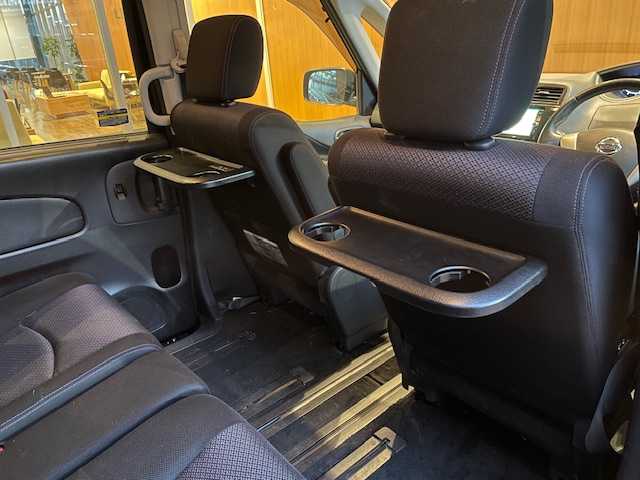 日産 セレナ ハイウェイスター 宮城県 2013(平25)年 8.6万km スーパーブラック 4WD/純正メモリーナビ/MC312D-W/CD/DVD/Bluetooth/TV/バックカメラ/インテリジェントキー/プッシュスタート/ドアバイザー/フロアマット/新車時保証書/取扱説明書/スペアキー　１