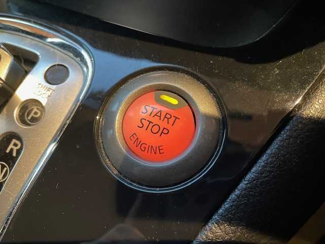 日産 セレナ ハイウェイスター 宮城県 2013(平25)年 8.6万km スーパーブラック 4WD/純正メモリーナビ/MC312D-W/CD/DVD/Bluetooth/TV/バックカメラ/インテリジェントキー/プッシュスタート/ドアバイザー/フロアマット/新車時保証書/取扱説明書/スペアキー　１